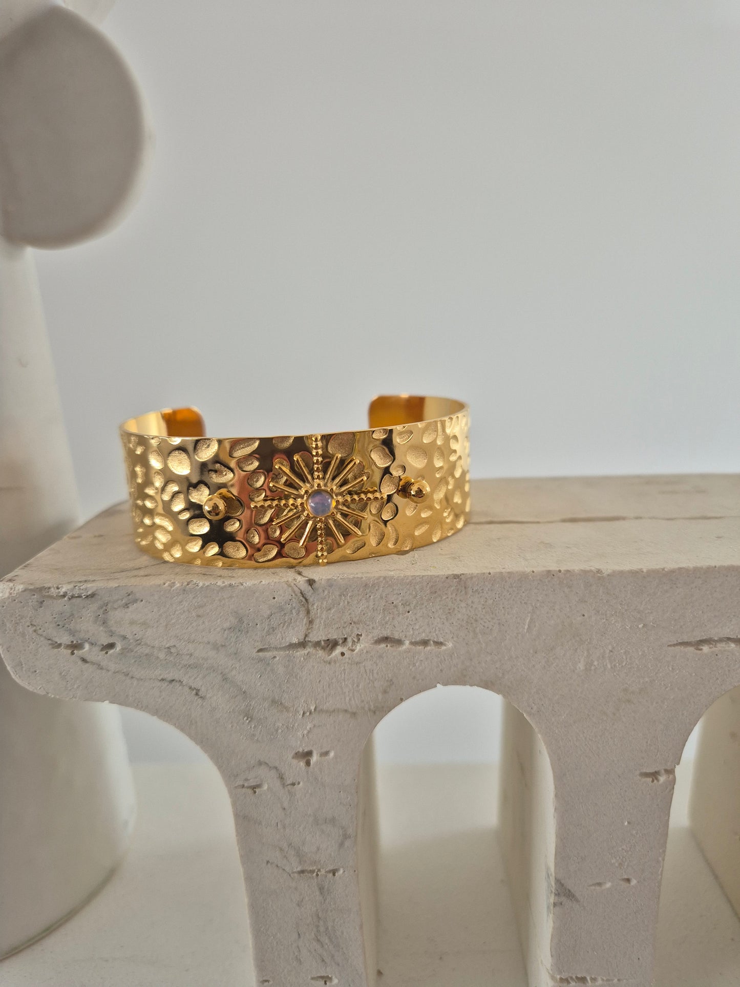 Madura cuff